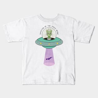 Invasion of the space meows for cat lovers and ufo enthusiast Kids T-Shirt